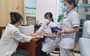 Bắt mạch trào lưu "làm ấm tử cung"