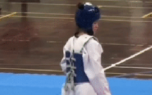 Võ sĩ Việt Nam gây bão mạng quốc tế với cú đá đẹp khó tin, clip vượt mốc 23 triệu view