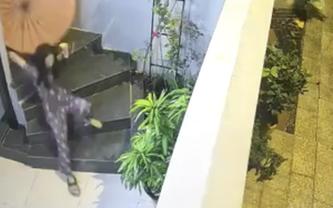 Phát hoảng khi xem clip 1 Em Xinh té cầu thang