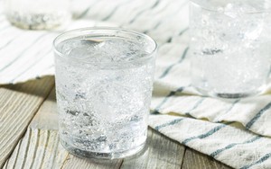 1 loại đồ uống "vạn người mê", dùng nhiều khiến xương nhanh mục ruỗng