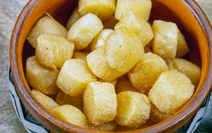 Loại củ quen thuộc với người Việt nhưng có chứa một dạng xyanua, khi chế biến cần lưu ý 6 điều sau