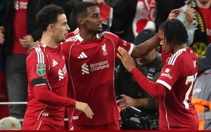 Tiền đạo giá 4.500 tỷ đồng ghi bàn, Liverpool vất vả thắng đội hạng dưới