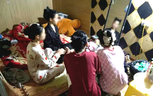 Ập vào karaoke Ruby, công an bắt khẩn cấp 5 thiếu nữ