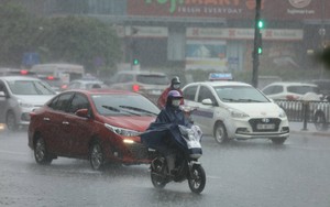 Bão số 9 Ragasa giật trên cấp 17 tiến gần đất liền: Hà Nội sẽ mưa to gió lớn ở đâu, cấp độ thế nào?