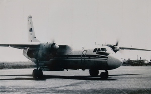 May bay vừa cất cánh 20 phút, cơ trưởng và tiếp viên bị khống chế: Một người hùng hạ gục 4 tên không tặc