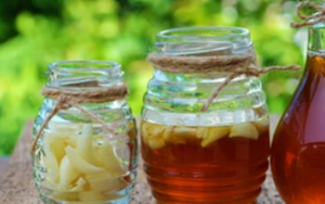 6 lý do bạn nên uống tỏi ngâm mật ong thường xuyên