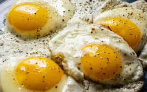 Mẹo làm trứng ốp la vừa nhanh vừa gọn, ngon như dùng chảo rán: Trẻ con cũng làm được