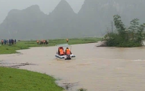 Cùng mẹ đưa trâu đi tránh lũ, nam sinh 16 tuổi bị lũ cuốn mất tích