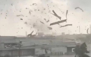 Trận giông lốc dữ dội quét qua Ninh Bình: 9 người chết, cảnh tượng tan hoang chưa từng thấy