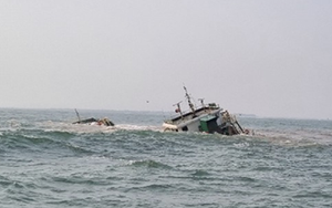 Lên tàu thử máy khi bão giảm cấp, gió lốc mạnh đánh chìm tàu, 9 thuyền viên mất tích