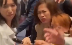 Góc nhìn của luật sư về vụ "nhảy lên bàn" để giật phiếu mua căn hộ ở phường Bình Dương