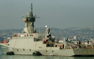 Tàu chiến Hạm đội Biển Đen đâm vào tàu chở dầu khi né tránh UAV?