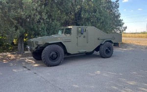 Xe bán tải bọc thép Legionnaire gây bất ngờ khi xuất hiện