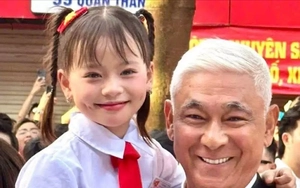 Bố bé gái 7 tuổi hát cùng Mỹ Tâm tại Quảng trường Ba Đình: 'Tôi khóc vì tự hào'