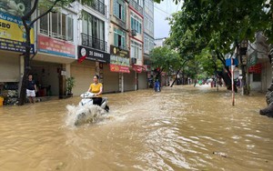 Hà Nội phát cảnh báo ngập úng hơn 30 điểm nội đô, người dân thực hiện ngay các bước sau để cập nhật thông tin