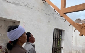 Người dân thoát chết kể lại khoảnh khắc kinh hoàng trong lốc xoáy bão số 10