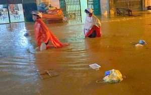 Lào Cai: Nước lũ dâng gần 3m trong 4 giờ, trăm người phải sơ tán khẩn cấp