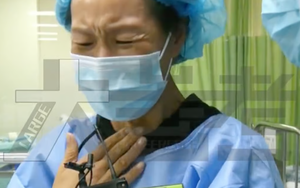 Xót xa cậu bé 13 tuổi chỉ nặng 15kg, mắc 8 bệnh nan y viết thư xin mẹ được dừng điều trị: Con về nhà sẽ khỏi thôi!