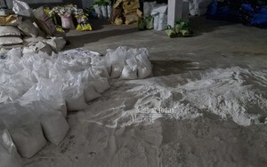 Đột kích một công ty, cảnh sát triệt phá đường dây sản xuất phân bón giả quy mô lớn, tịch thu hơn 15 tấn hóa chất không giấy phép