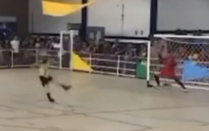 Thủ môn Brazil qua đời ngay sau khi cản phá phạt đền