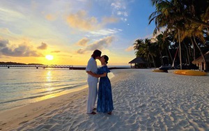 Sao nữ Vbiz lấy chồng nhạc sĩ ở biệt thự 300 tỷ, đi đâu cũng có nửa kia theo cùng