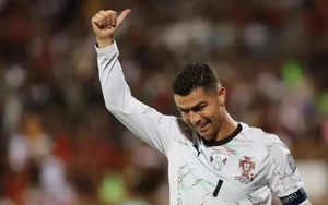 Ronaldo vẫn 'đáng sợ' ở tuổi 40