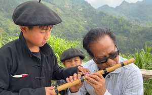 Chế Linh hỏi trẻ em miền cao: "Dễ thương quá, cho ông thổi sáo với!"