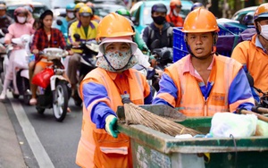 Đi làm ngày đầu năm: Người nhận vàng 9999, kẻ hưởng lương gần 500%