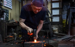 Trung Quốc nhìn hoành tráng nhưng yếu hơn tưởng tượng, Nhật Bản mà "rút phích cắm" là tụt hậu ngay 20 năm?