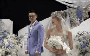 Trò hề đầu năm: 1 cặp diễn viên cầu hôn, cưới, chia tay trong vòng 3 ngày