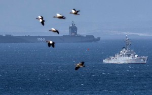 Đội tàu chiến Trung Quốc, Nga và Iran tới Nam Phi tập trận