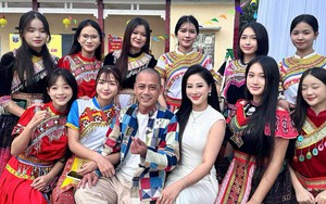 Loạt hình ảnh của cha đẻ "Đại gia chân đất" gây chú ý