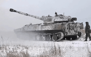 Máy bay không người lái 'xé nát' pháo tự hành 2S1 Gvozdika