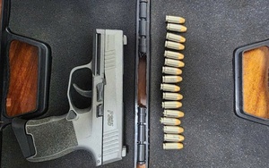 Bắt quả tang 2 đối tượng mua bán ma tuý, tàng trữ vũ khí quân dụng