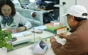 Gửi tiết kiệm 5 tỷ đồng, 6 tháng sau nhận về đúng 5 tỷ không lãi 1 đồng, ngân hàng khẳng định: “Chúng tôi không sai”