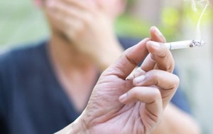 Đề xuất “phạt nguội” người hút thuốc lá tại nơi cấm