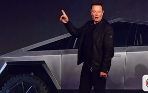 Khủng hoảng mẫu xe 'chống tận thế' của Elon Musk: Doanh số chưa bằng 1/10 kỳ vọng, trong 2 năm thực hiện tới 10 đợt thu hồi