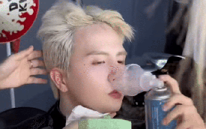 Quá khứ của sao nam Vbiz đang hot rần rần: Nằm liệt giường vì bệnh tim, phải sống chung với thanh sắt dài hơn 30cm