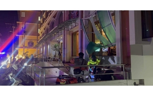 Phát hiện người đàn ông khỏa thân rơi từ tầng 7 khách sạn xuống đất