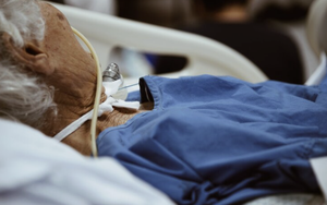 Từ cơn đau bụng nhẹ chuyển thành ung thư gan giai đoạn cuối trong 4 tháng: Chuyên gia cảnh báo 3 THỰC PHẨM nhiều người đang sử dụng hàng ngày