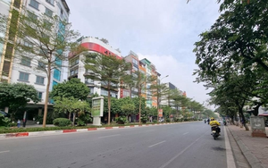 Công an Hà Nội ập vào một tiệm vàng trên phố Trung Kính