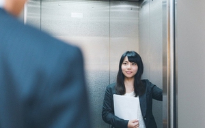 Sếp nữ hỏi: "Nếu đi công tác cùng tôi mà vợ bạn ghen thì sao?", nam ứng viên chốt chốt 1 câu, sếp bật ngửa vì quá sắc sảo!