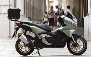 Nhẹ hơn đối thủ gần 40kg, mẫu xe tay ga 'độc lạ' này liệu có làm nên chuyện trước Honda và Yamaha?