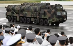 Hàn Quốc bắt đầu triển khai ‘tên lửa quái vật’ Hyunmoo-5