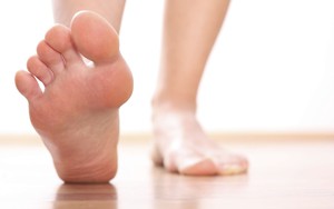 Làm động tác đơn giản này với bàn chân: Tốt cho thận, góp phần sống thọ