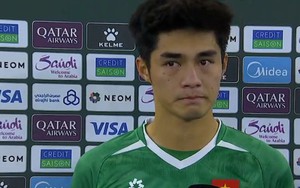 Thủ môn Trung Kiên mắt đỏ hoe sau trận thua: "Đây là bài học lớn, chúng em sẽ cố chiến thắng trận tranh hạng 3"