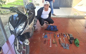 Gã 'đạo chích' cầm búa đập bể cửa kính, đột nhập công ty cuỗm tài sản