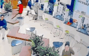 Công an Gia Lai thông tin đặc điểm nhận dạng 2 đối tượng cướp ngân hàng