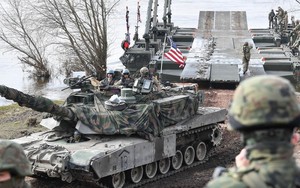 Mỹ bắt đầu rút các chuyên gia quân sự khỏi NATO