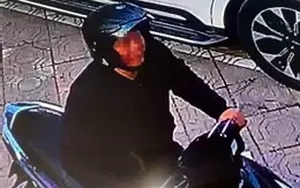 Cụ bà ở Hà Nội bị kẻ lừa đảo hack điện thoại, đến tận nhà lấy tiền mặt